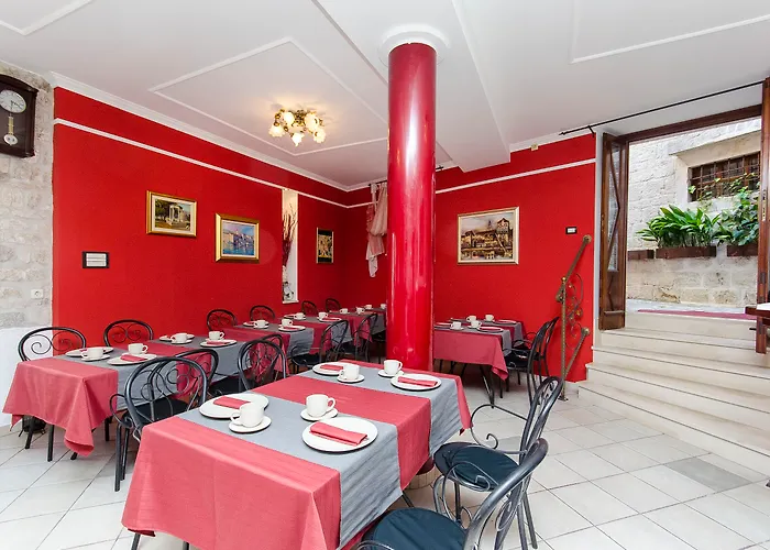 Palace Derossi Bed & Breakfast