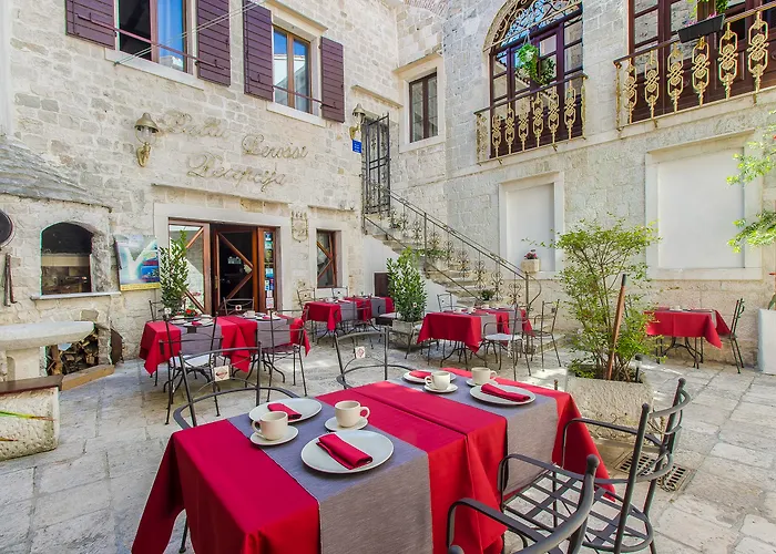 Palace Derossi Bed & Breakfast Trogir