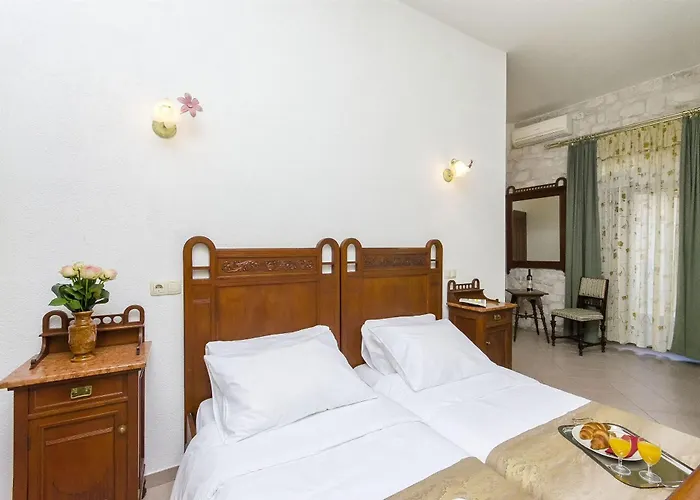 Palace Derossi Couette-café 3*