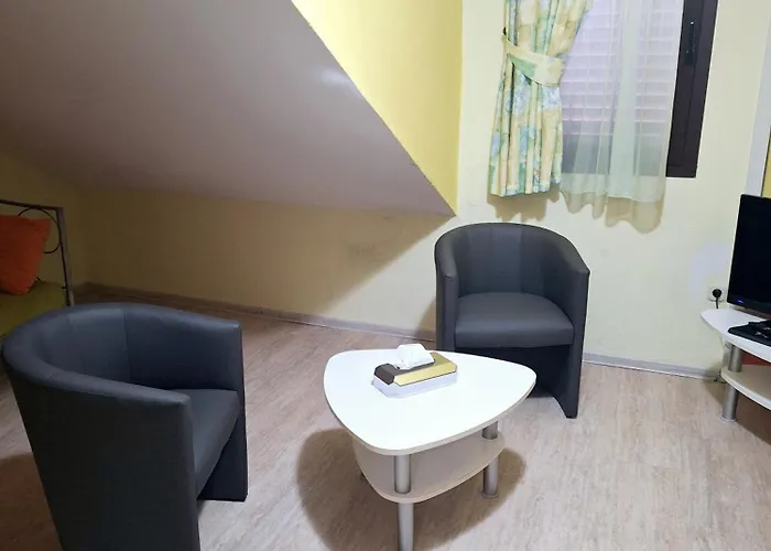 Palace Derossi Bed & Breakfast