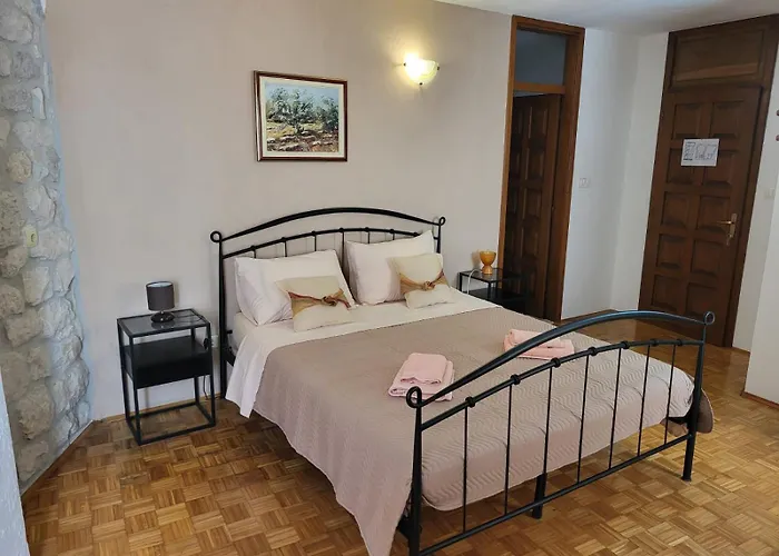 Palace Derossi 3*
