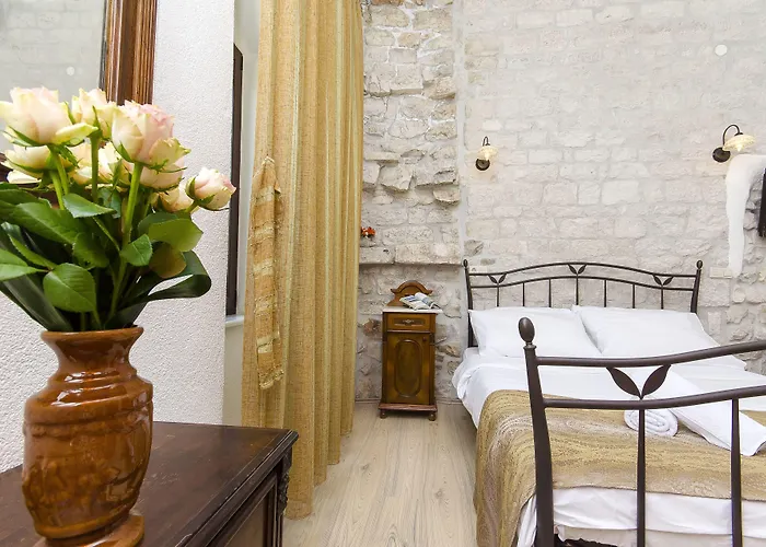 Palace Derossi Couette-café 3*