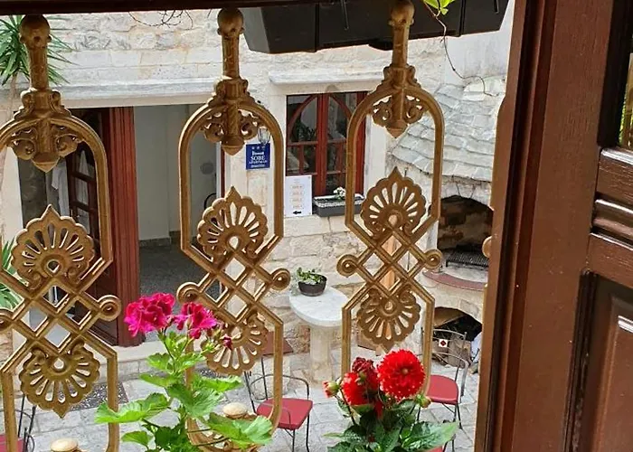 Palace Derossi Couette-café